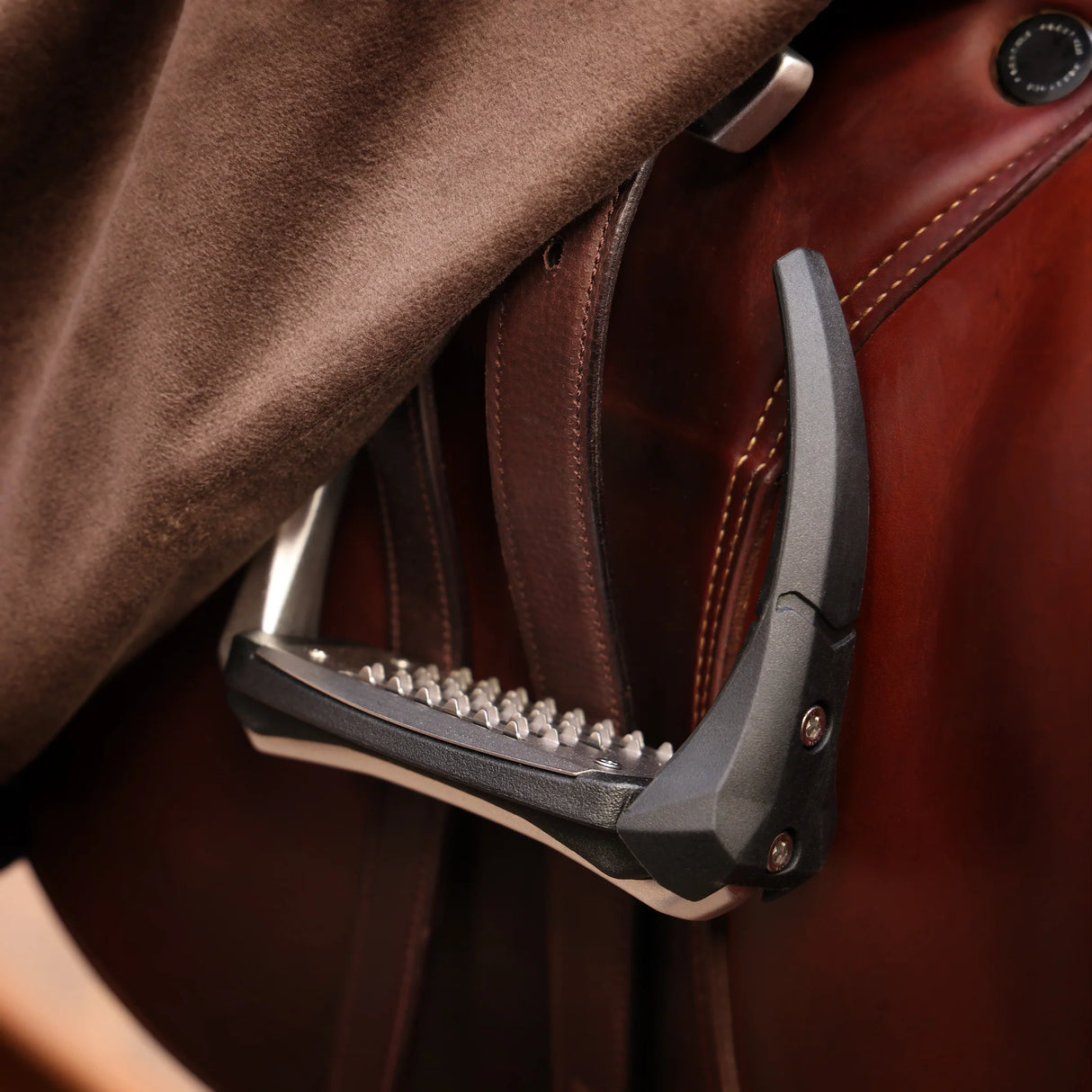 Shires ARMA Waterproof Fleece Lined Saddle Cover #colour_black