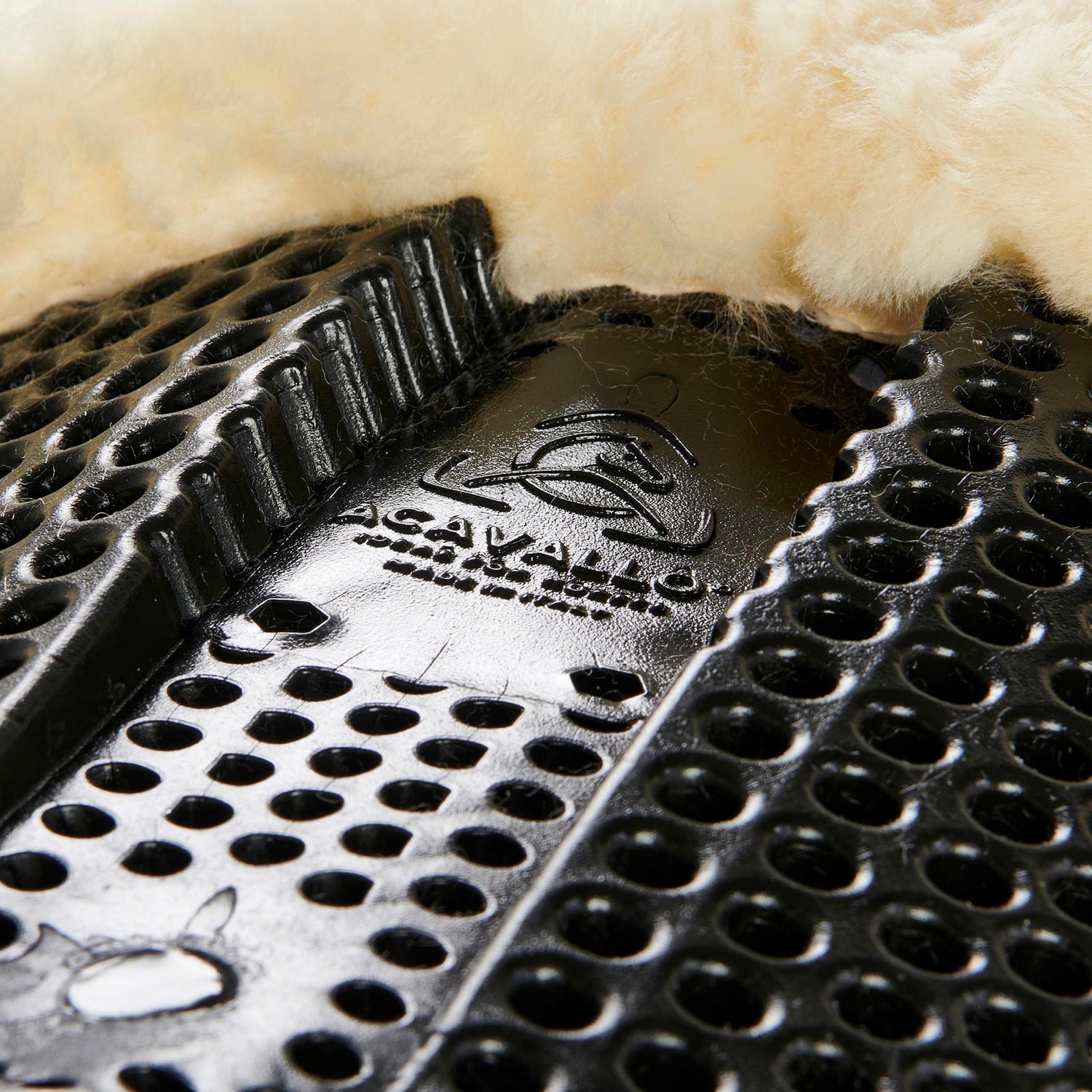 Acavallo Gel Ns-S Classic-S Cut-Out Rear Riser #colour_black-natural