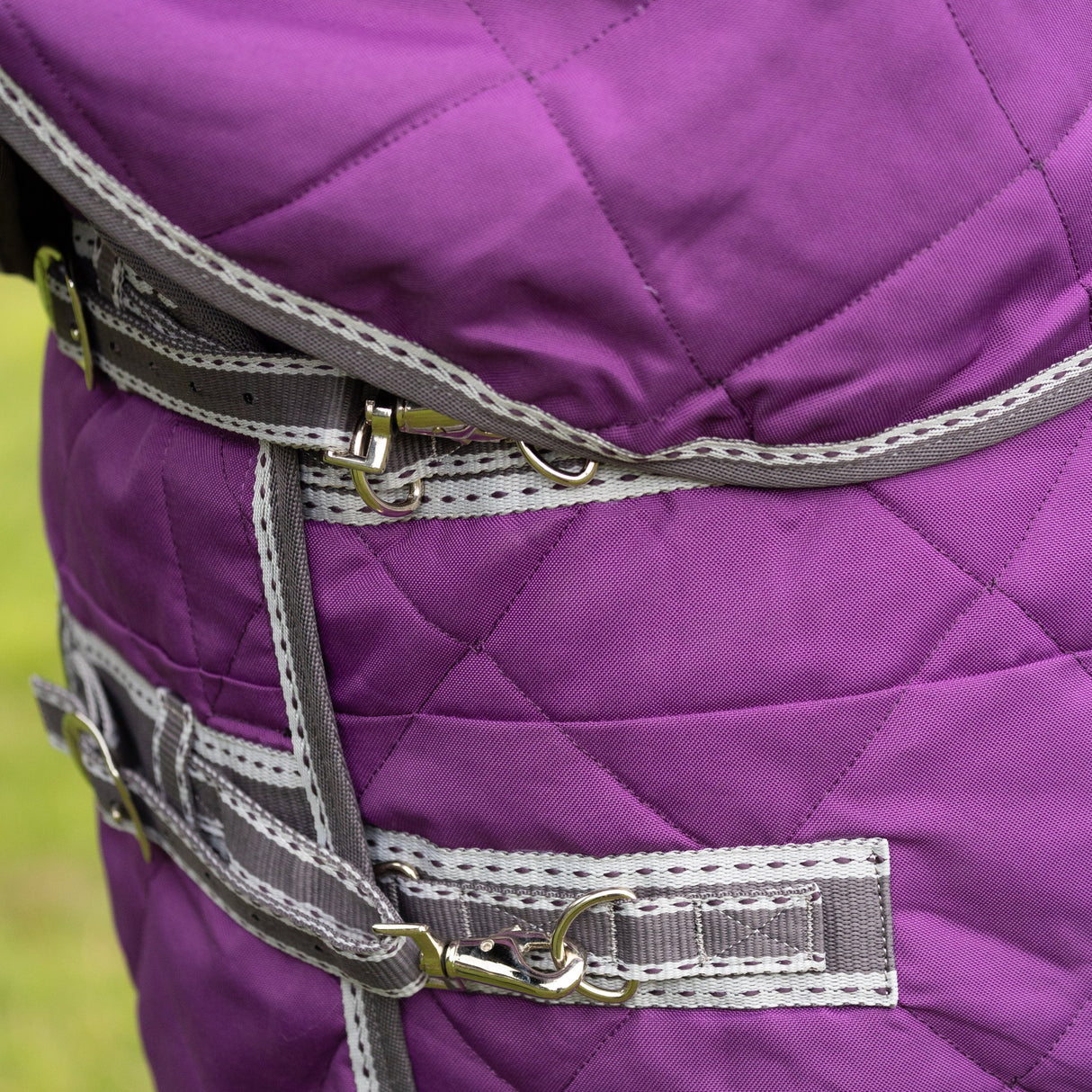 DefenceX Shield 100g Stable Rug with Detachable Neck