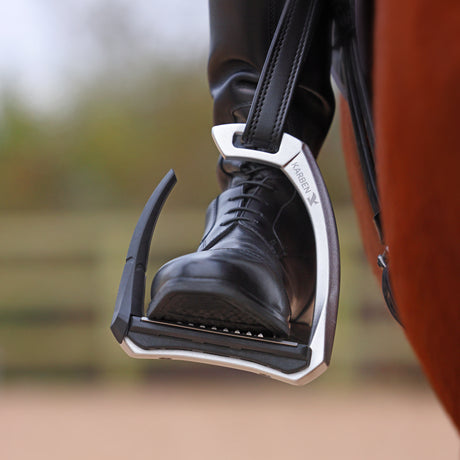 Shires Karben Ultra Grip FX Stirrups #colour_black