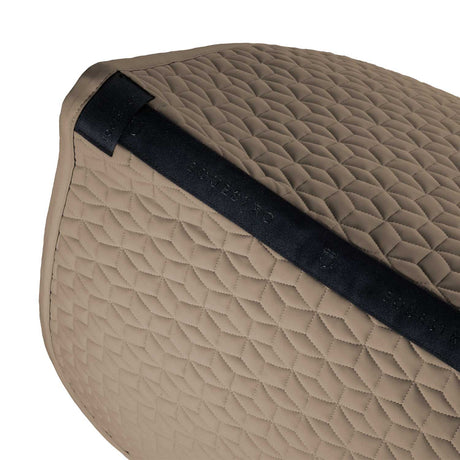 Dressage saddle pad with cube quilting