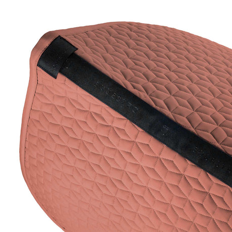 Dressage saddle pad with cube quilting