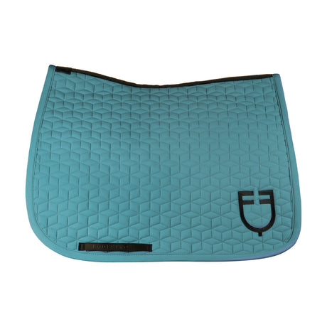 Dressage saddle pad with cube quilting