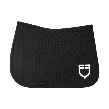 Dressage saddle pad with cube quilting