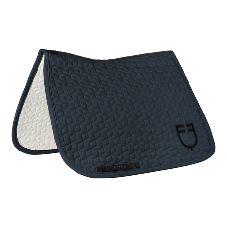 Dressage saddle pad with cube quilting